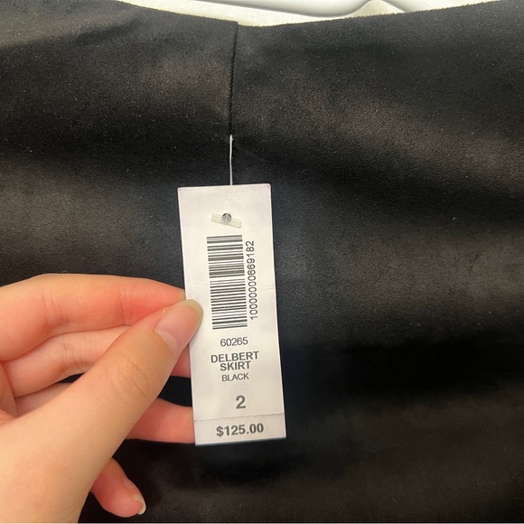 Babaton brand new skirt - Picture 3 of 6